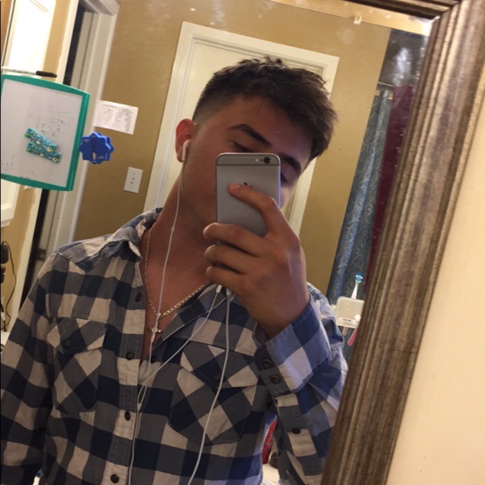 Meet your Posher, Javier